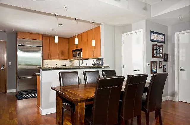 325 7th Ave #1402 — Photo 7
