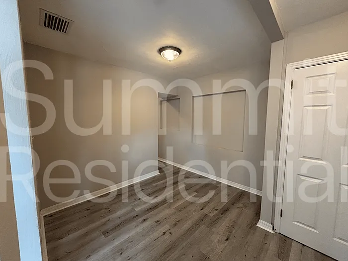 4420 Bass St — Photo 2