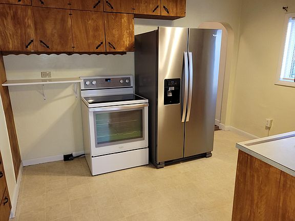 4th image of 370 W 550th Ln S
