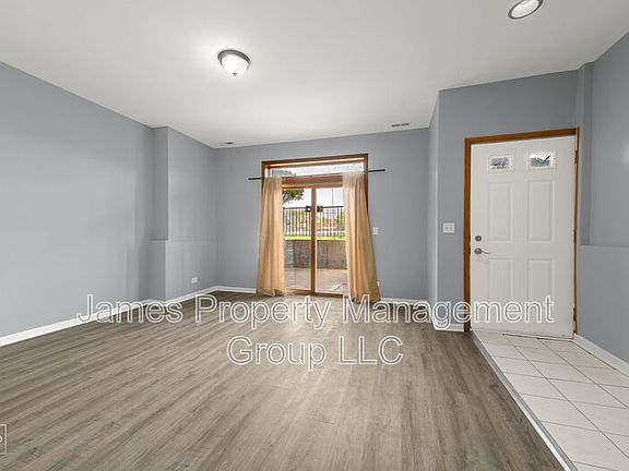 2nd image of 2711 W Congress Pkwy APT 1