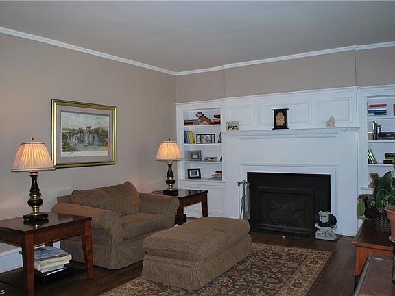 5th image of 407 W Parkway Ave