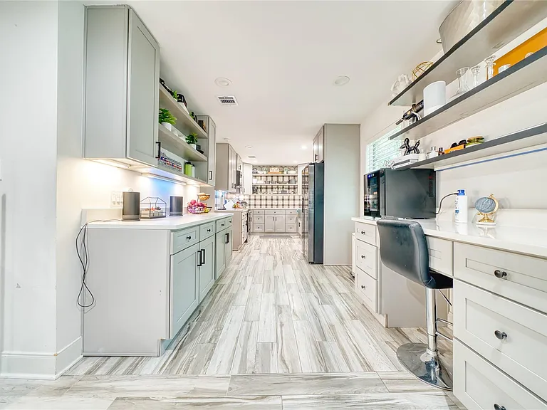 5911 Dawnridge Dr — Photo 18