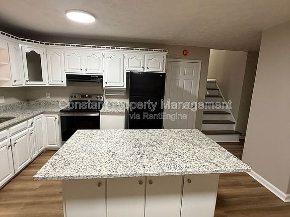 4th image of 2632 Coral Way