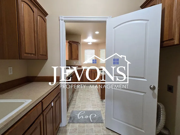 6601 Cherry Ridge Ct — Photo 12