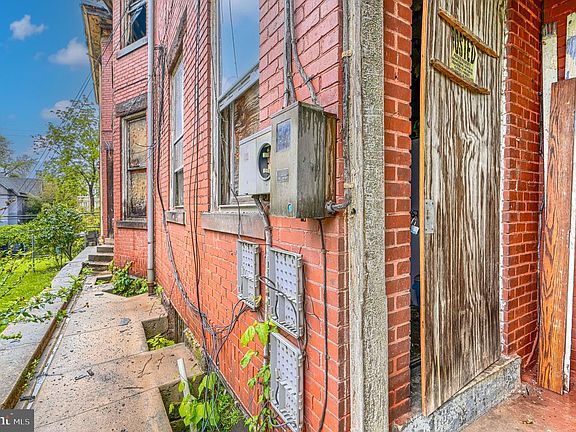 4th image of 223 Baltimore Ave