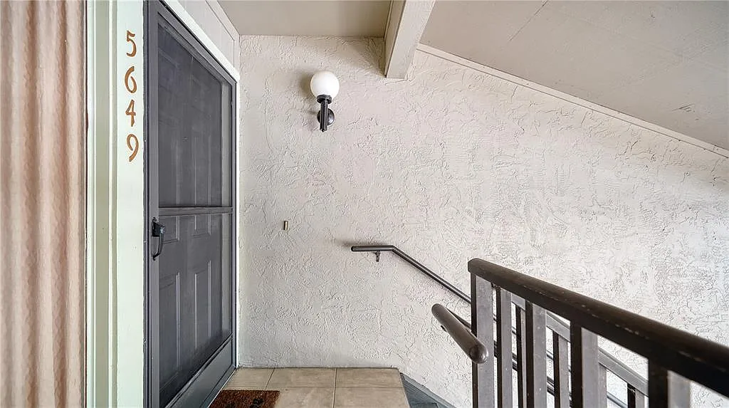2 bed, 2.0 bath, 1125 sqft, $1,925 — Photo 2