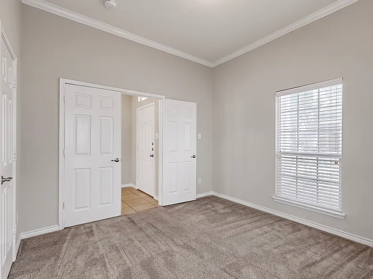 1024 Charleston Ln — Photo 23