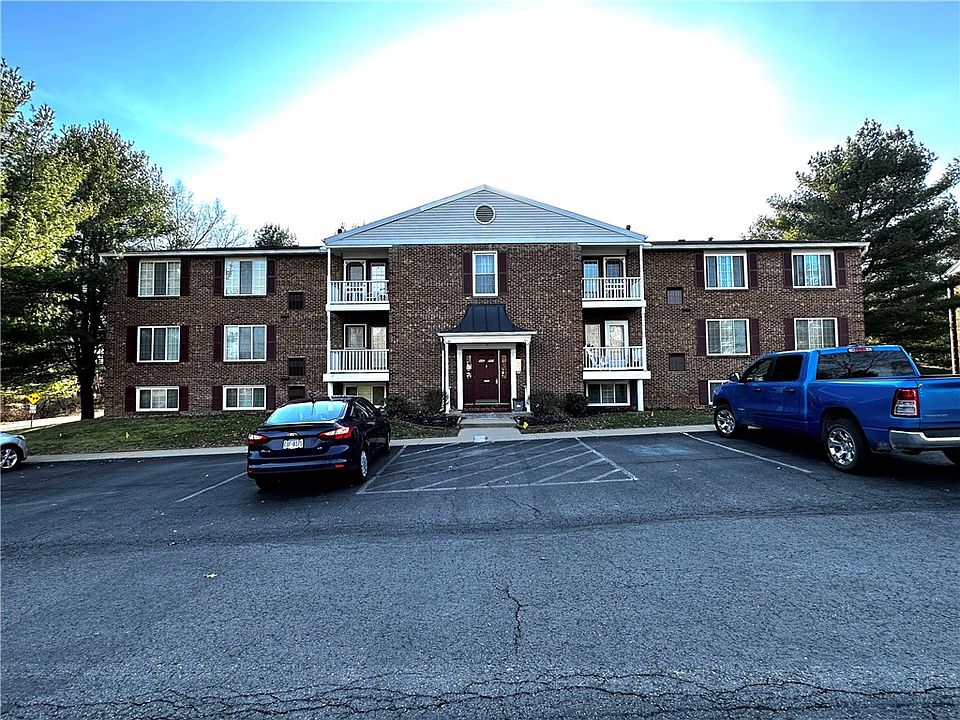 1st image of 952 Wood Hollow Dr