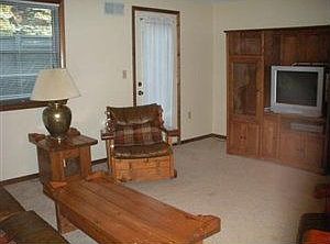 5th image of 590 Woodmere Dr APT 7