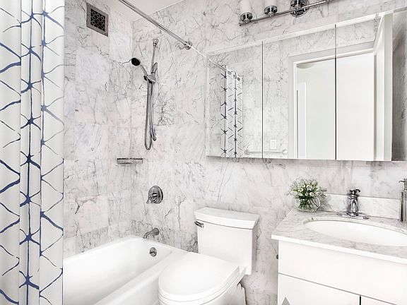 5th image of 30 W 63rd St APT 4OP