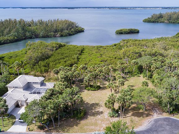 3rd image of 400 Hammock Shore Dr
