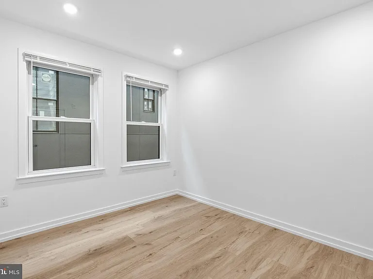 208 Vine St #3F — Photo 12
