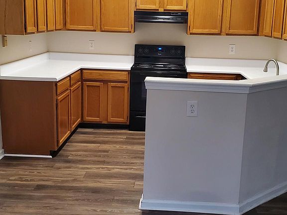 3rd image of 40 Rockland Way