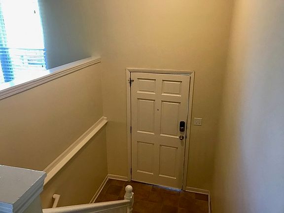 3rd image of 26 S Spruce Ln