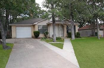 2nd image of 2104 La Brisa Dr