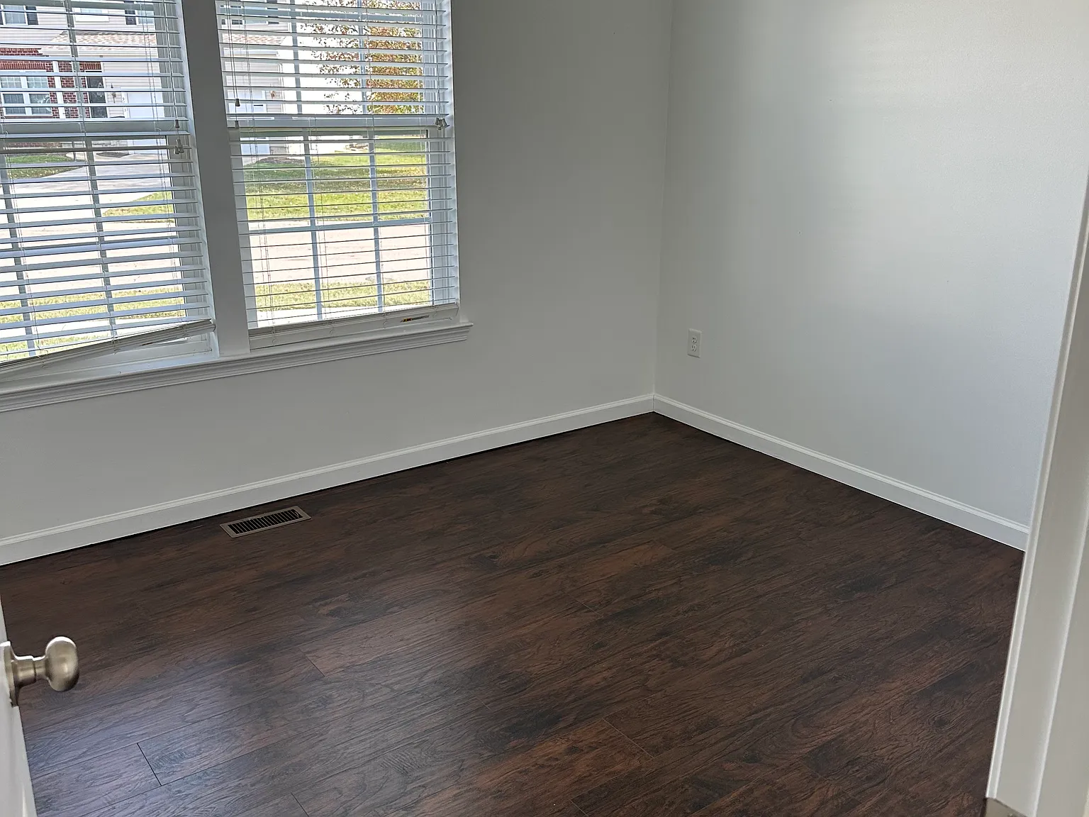3 bed, 1734 sqft, $2,400 — Photo 1