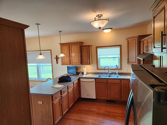 5th image of W5132 Drake Rd