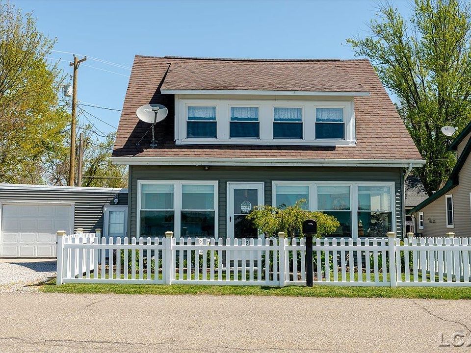 1st image of 1398 Lake Shore Dr