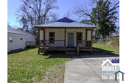 3413 Emerald St Photo 1