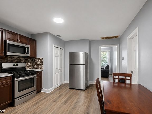 5th image of 62 Highland St