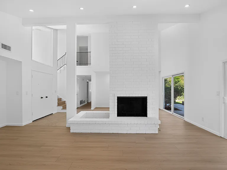 27050 Silver Moon Ln — Photo 11
