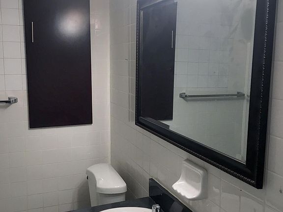2nd image of 687 Geneva Pl