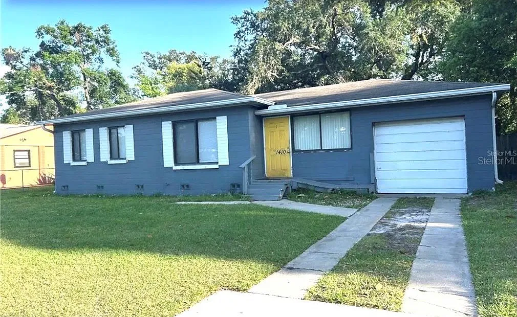 3 bed, 1.0 bath, 994 sqft, $1,750 — Photo 1