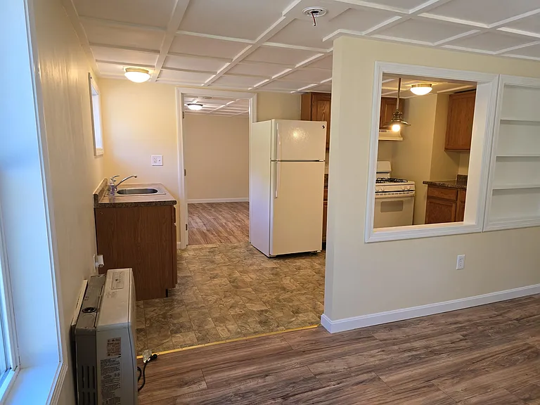 111 Maple St #B — Photo 1