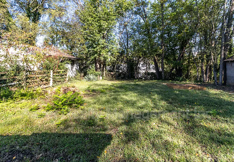 221 Hawthorne Ave #2 — Photo 8