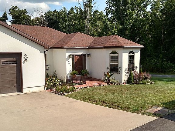 3rd image of 100 Danielle Dr