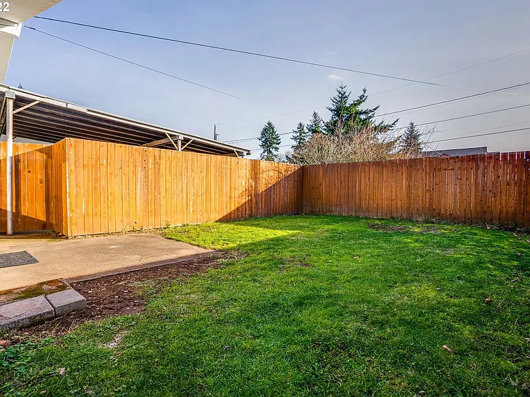 9233 SE Henry St — Photo 3