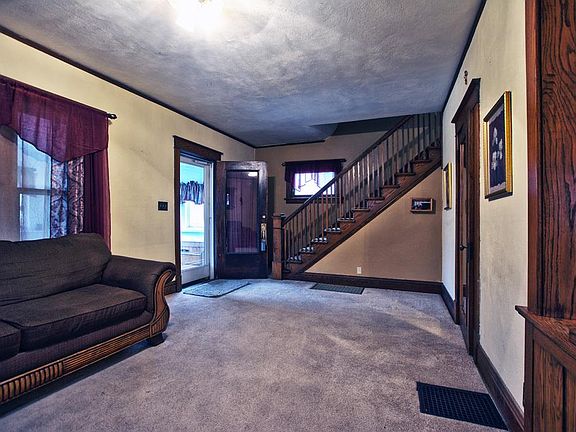 3rd image of 345 Park Ave