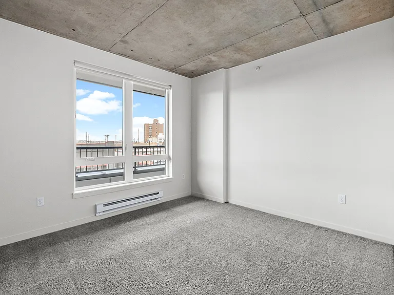 Stadium Apartments — Photo 35