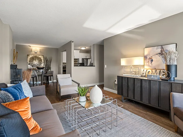 Lux Apartments — Photo 2