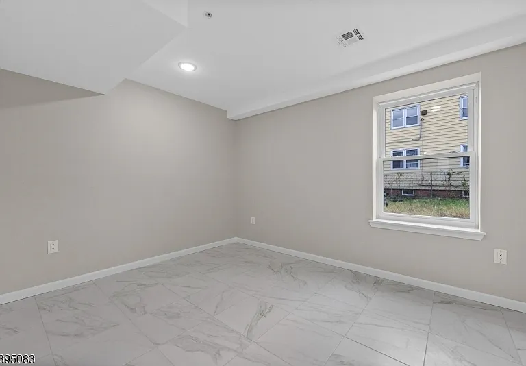 24 Garibaldi Ave #1 — Photo 8