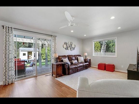 5th image of 16512 NE 12th St #16512