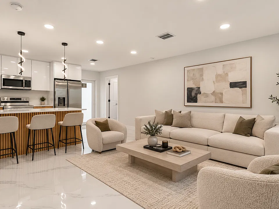 1077 Merry St E