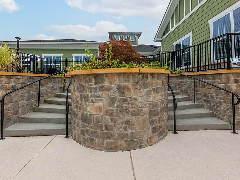 Foxwood Apartments — Photo 12