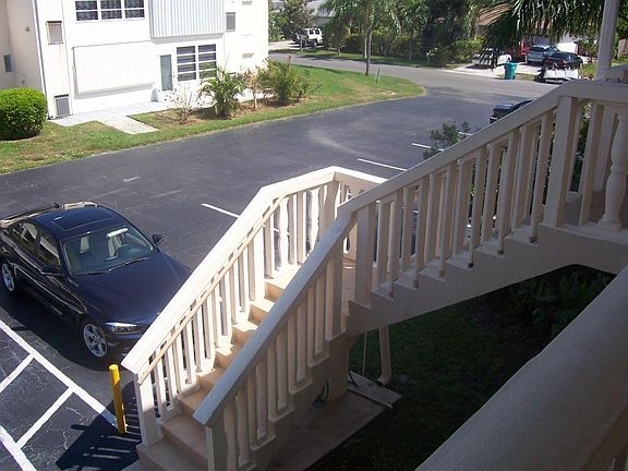 4th image of 2101 NE 1st Ct APT 203