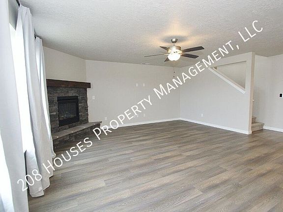 4th image of 17175 N Thomas Paine Way