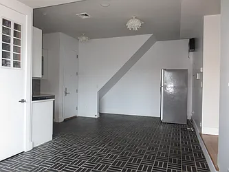 Rented by Rennit Inc.