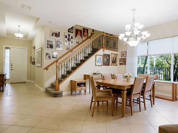 3rd image of 10289 Isle Wynd Ct