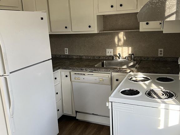 5th image of 1676 Western Ave APT 1D