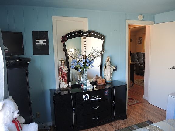 5th image of 463 Saint Florence Dr