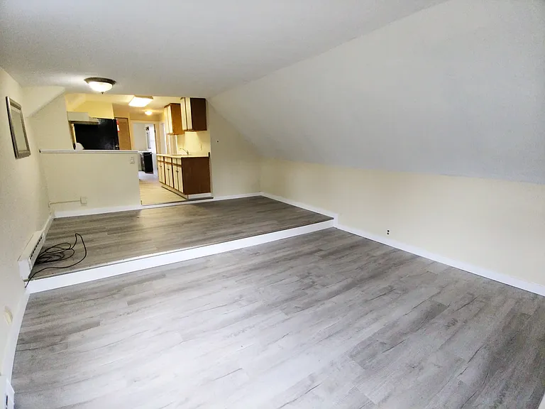 18 Walnut St #2 — Photo 3