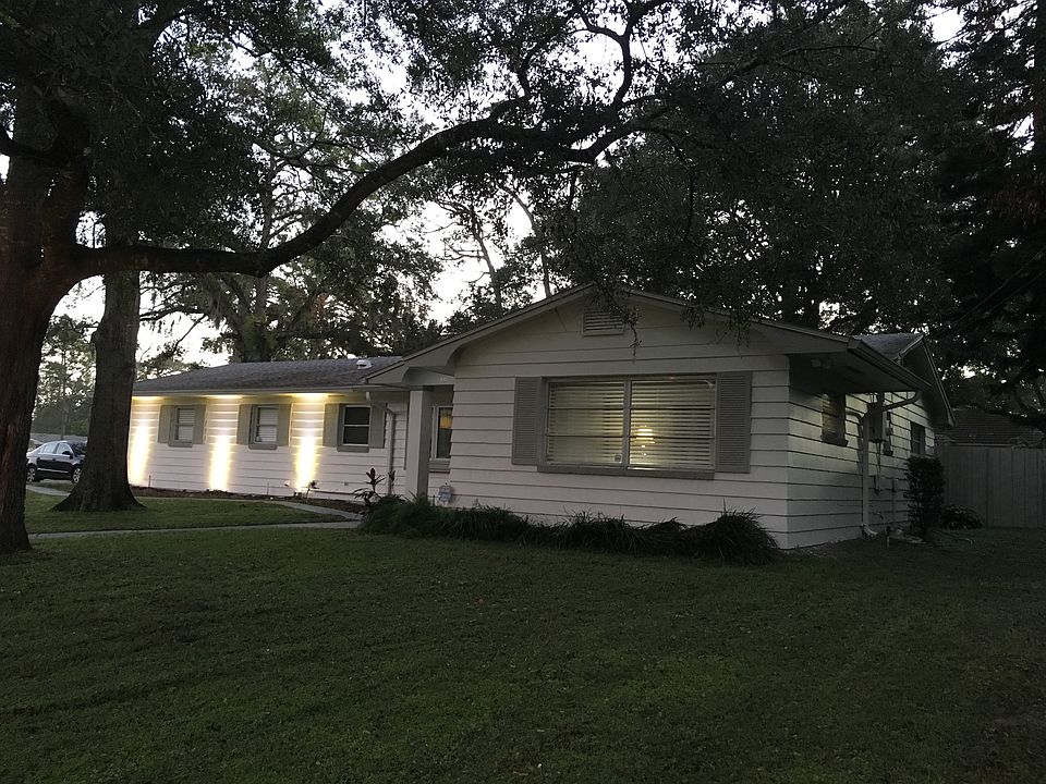 1st image of 469 Country Club Dr Suite 3