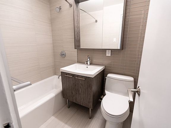 4th image of 10460 Queens Blvd #2J