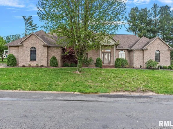 10 Book Ln, Jacksonville, IL 62650