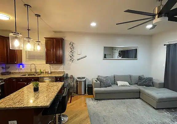 3rd image of 4322 S Forrestville Ave APT 1