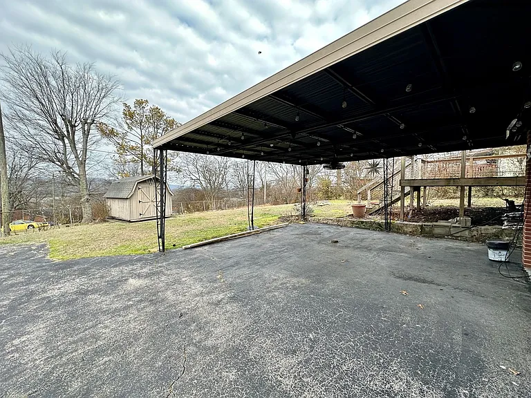 411 Starliner Ct — Photo 25